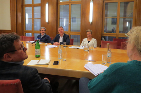Bgm. Babler und sein Team bei der Pressekonferenz