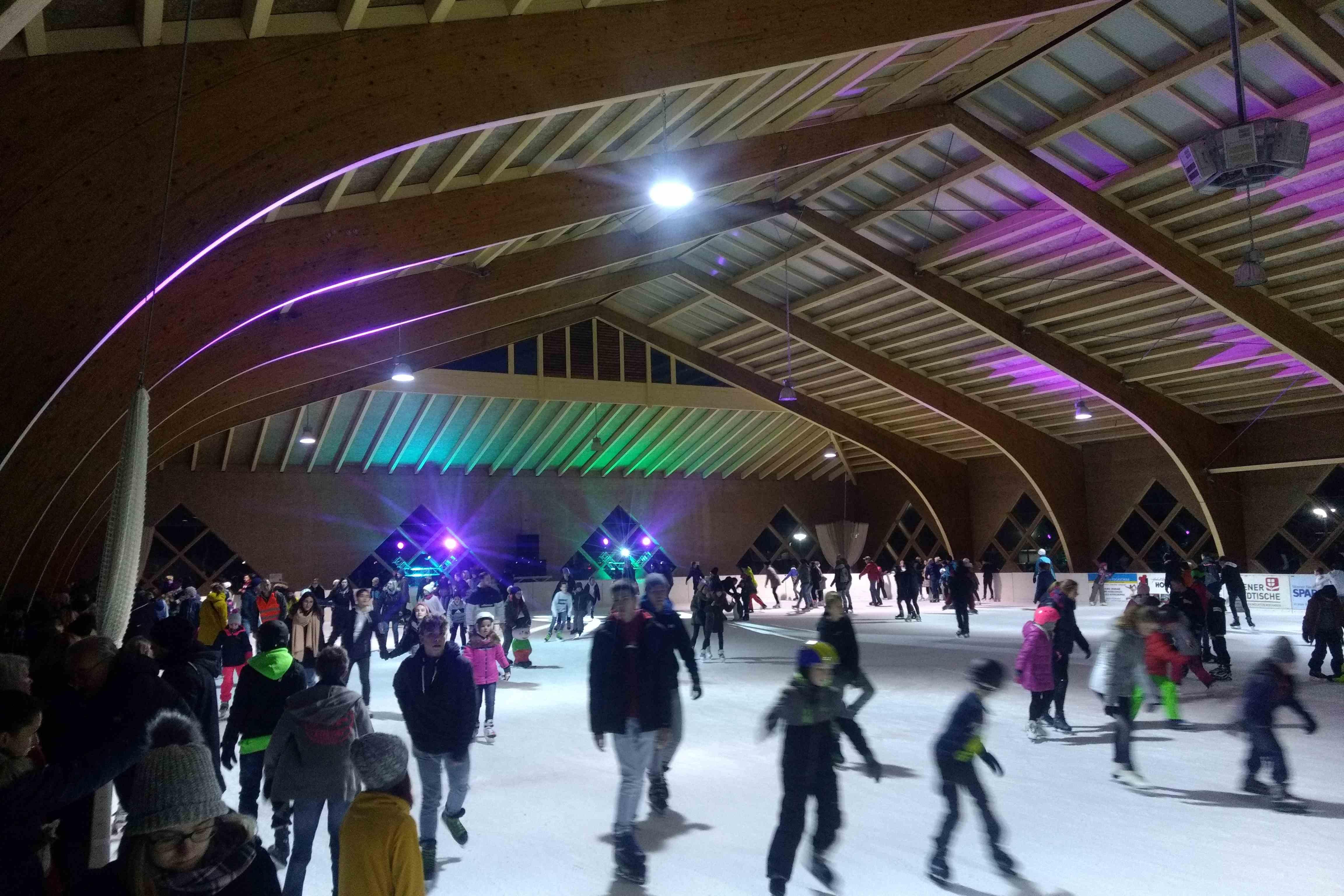Partystimmung bei der Eisdisco