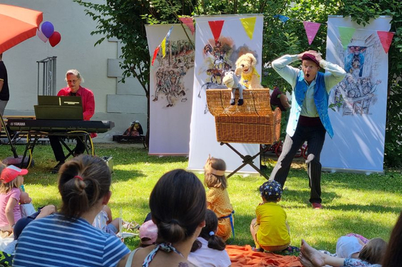 Gernot Kranner während seinem Puppentheater „die Bremer Stadtmusikanten“