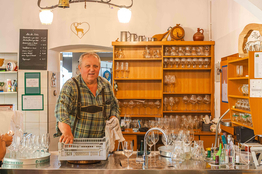 Besucher:innen bei WEIN:GENUSS in Traiskirchen