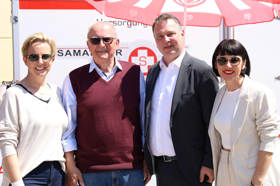 Fritz Knotzer und Gratulant:innen