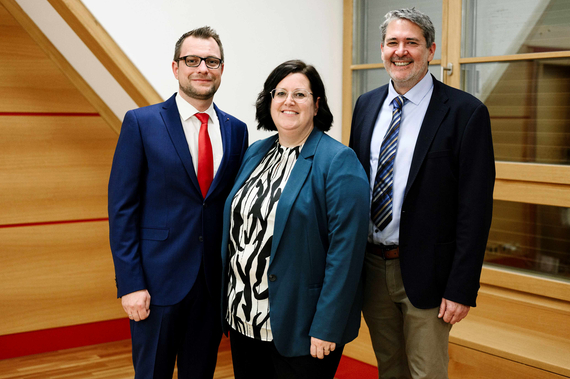 © Vizebürgermeister Clemens Zinnbauer, Bürgermeisterin Sabrina Divoky, Stadtamtsdirektor Markus Tod