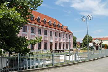 Kindergarten Schlössl Möllersdorf, das Gebäude von außen.