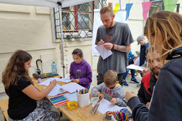 Besucher:innen beim Lesefest 2023