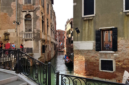 Venedig, Spaziergang durch enge Gassen