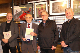 Mit einer Medaille geehrt wurde das langjährige Mitglied Hans Heilmann.