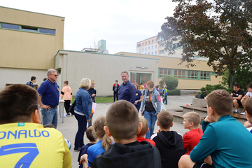 Kinder beim Sportfest der Neuen Mittelschule
