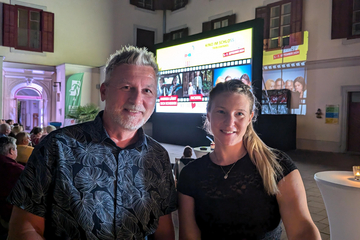 GR Robert Eichinger und Projektleiterin Laura Frischenschlager