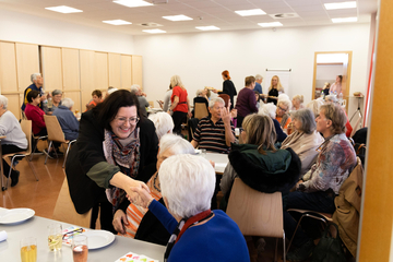 © Stadtgemeinde Traiskirchen Bürgermeisterin Sabrina Divoky beim Activ Café