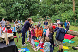 Besucher:innen beim Lesefest 2023