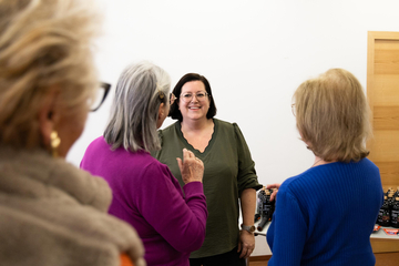 © Stadtgemeinde Traiskirchen Bürgermeisterin Sabrina Divoky beim Activ Café.
