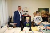 Volksschüler aus Möllersdorf mit Bgm. Andi Babler