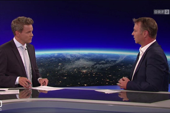 Bgm. Andreas Babler im Gespräch mit einem Fernsehmoderator in ZIB2.