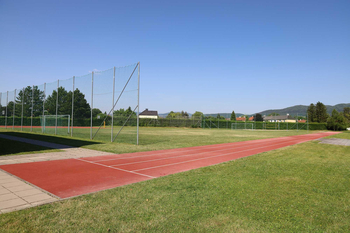 Der Sportplatz der Neuen Mittelschule.
