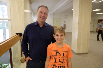 Bgm. Andi Babler mit Schüler